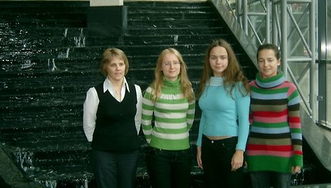 Lietuvos rinktinės (narės iš kairės): Vineta Kveinys, Jelizaveta Potapova, Jurgita Dambrauskaitė, Vilma Dambrauskaitė.