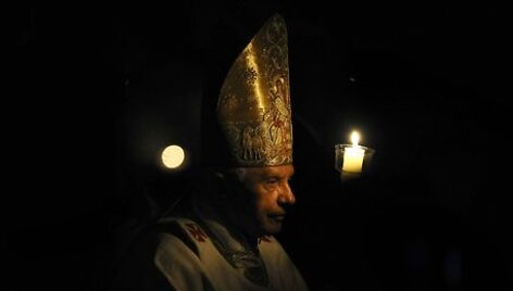 Popiežius Benediktas XVI didžiojo &scaron;e&scaron;tadienio apeigose.