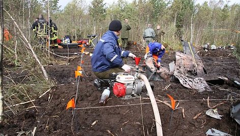 Lietuvos karinių oro pajėgų orlaivio L-39 ZA „Albatross“ nuolaužų iškėlimo darbai. Į