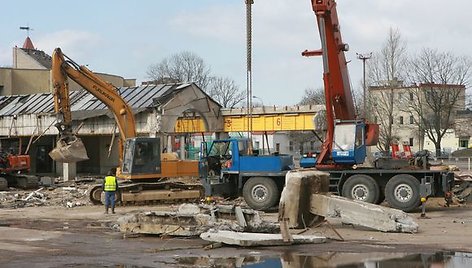 Senoji autobusų stotis bus nugriauta per porą savaičių.