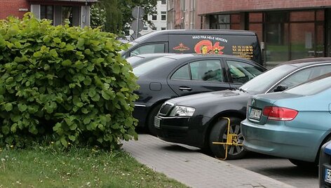 Per dieną užblokuojama apie dvide&scaron;imt automobilių. Kad sistema veiktų efektyviau, ketinama pasitelkti dar vieną pareigūnų ekipažą.