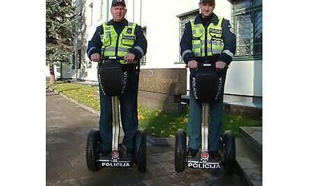 Policijos pareigūnai vie&scaron;ąją tvarką prižiūrės važiuodami riedžiais.