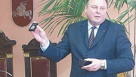 B.Kalainis ai&scaron;kina, kad leidimus klausytis žurnalistų pokalbių jis i&scaron;duoda teisėtai. 