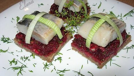 Sumu&scaron;tinukai su silke