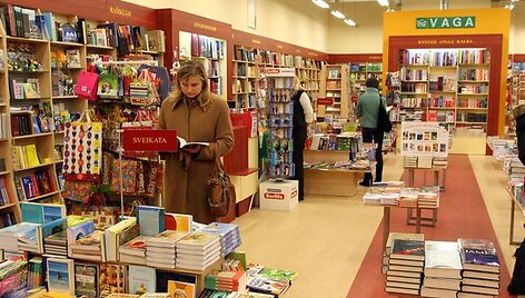 Rinkimų sumanytojų teigimu, vertinga verstinė literatūra dažnai paskęsta menkaverčių knygų jūroje.