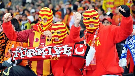 Turkijos futbolo klubų sirgaliams ateina neramios dienos