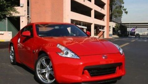 &bdquo;Nissan 370Z&ldquo; pastebėtas Los Andželo gatvėse