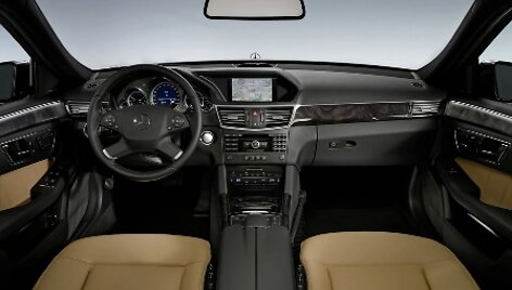&bdquo;Mercedes-Benz E&rdquo;