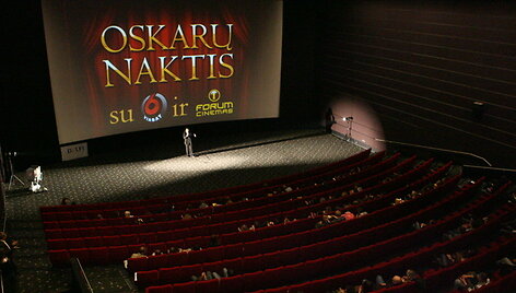 Kinomanų susirinko apypilnė kino teatro salė.