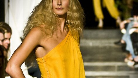 Dizainerės Leilos Hafzi pavasario/vasaros 2009 kolekcijos modelis