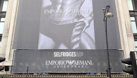 Anglijos futbolo žvaigždė reklamuoja &bdquo;Giorgio Armani&ldquo; apatinius