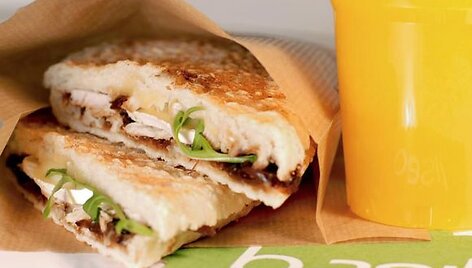 Kavinės &bdquo;Basil&ldquo; kalakuto panini