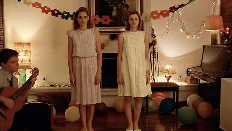 Filmas &bdquo;Iltinis dantis&ldquo; (&bdquo;Dogtooth&ldquo;)