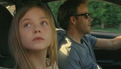 Filmas &bdquo;Kažkur tarp ten ir čia&ldquo;