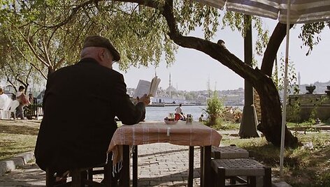 Kadras i&scaron; filmo &bdquo;I&scaron; kitos pusės&ldquo;