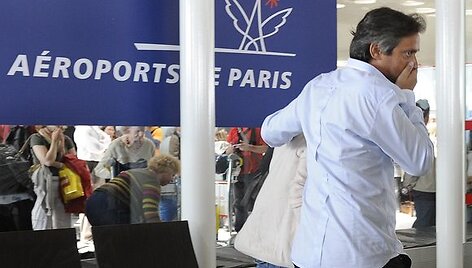 Nerimas Prancūzijos Charles'io de Gaulle'io oro uoste