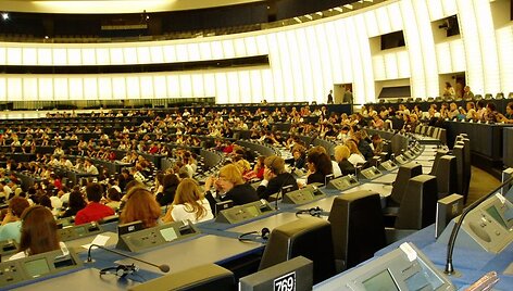 Daugiau kaip 500 moksleivių i&scaron; 21 ES &scaron;alies susirinko dalyvauti EP rengiamoje &bdquo;Euroscola&ldquo; dienoje.