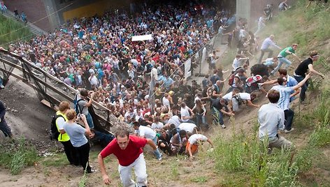 Festivalyje „Love parade“ šeštadienį žuvo 19 žmonių, dar apie 340 sunkiai sužeisti.