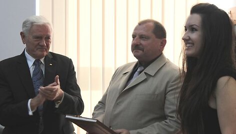 Konstitucijos dieną, Vilniaus universiteto Teisės fakultete buvo įteikta Konstitucijos taurė. 