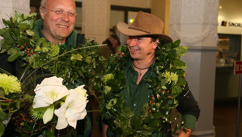 Į Lietuvą sugrįžo lietuvių Aurelijaus Petraičio ir Antano Juknevičiaus ekipažas, dalyvavęs Argentinoje ir Čilėje vykusiame Dakaro ralyje. 2009 sausio 22 d. 