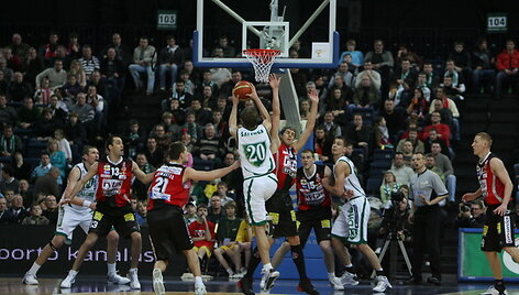 Ketvirtą kartą &scaron;iame sezone akis į akį susitiko du stipriausi Lietuvos klubai, Vilniaus &bdquo;Lietuvos rytas&ldquo; ir Kauno &bdquo;Žalgiris&ldquo;.