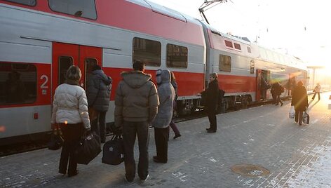 Nuo gruodžio tarp Vilniaus ir Kauno kursuojančiam traukiniui sugedus, keleiviams skiriamas kitas, tačiau už bangesnės kelionės bilietą nauju traukiniu permokėti pinigai negrąžinami.