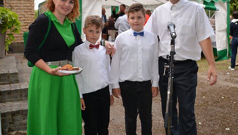 Senosios Varėnos bendruomenės &scaron;ventės dalyviai