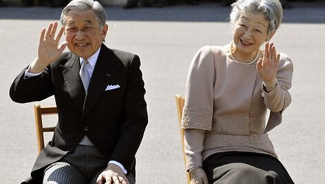 Japonijos imperatori&scaron;koji pora &scaron;venčia auksines vestuves.