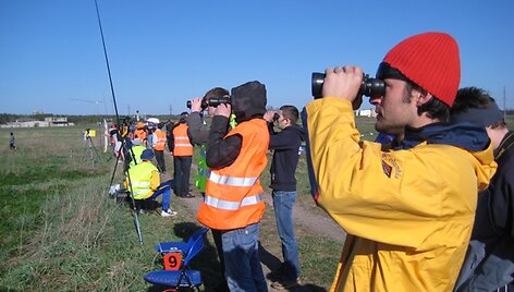 Plačioje pievoje už Palunkio aerodromo (Trakų raj.) vyksta tarptautinės aviamodeliuotojų varžybos BALTIC CUP 2009. 