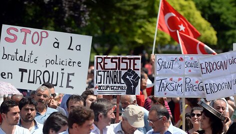 Turkijoje tęsiasi protestai. 