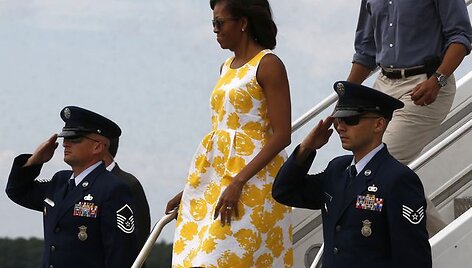 Barackas Obama pradėjo vasaros atostogas pra&scaron;matnioje saloje. 