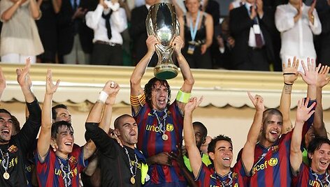 UEFA supertaurę i&scaron;kovojo Ispanijos futbolo čempionė &bdquo;Barcelona&ldquo;.