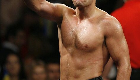 38 metų ukrainietis Vitalijus Kličko &scaron;e&scaron;tadienį Los Andžele (JAV) apgynė sunkaus svorio pasaulio bokso čempiono titulą pagal WBC (World Boxing Council) versiją.