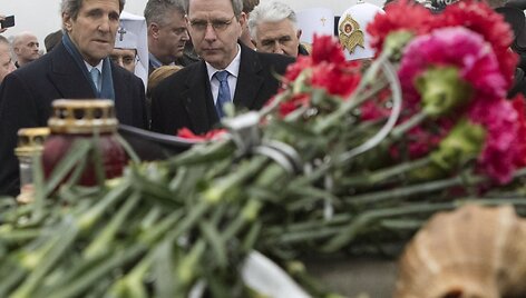 J.Kerry vizitas Kijeve