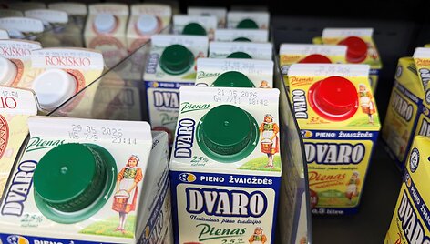 Pirkėjas &bdquo;Maximoje&ldquo; pastebėjo pasibaigusio ir besibaigiančio galiojimo produktų, kurie nebuvo prie nukainotų prekių. 