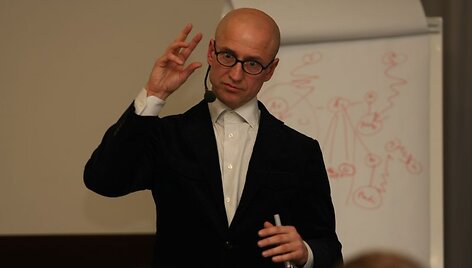  A.Žebrauskas pasakojo, kad paauglystė buvo toks metas, kai jis beveik visai neskaitė. 