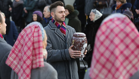 S.Sondeckio laidotuvės