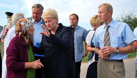 Prezidentė D.Grybauskaitė lankosi labiausiai nuo stichijos nukentėjusiuose rajonuose.