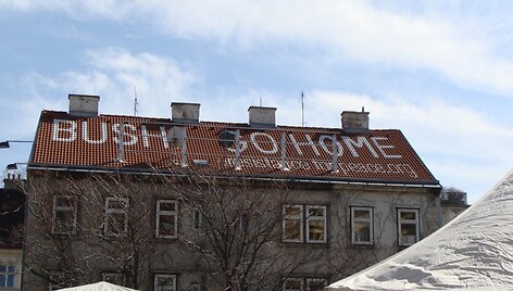 &bdquo;Bush, go home&ldquo; (Bushai, važiuok namo&ldquo; &ndash; liet.).