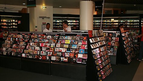 Viename Bordo prekybos centrų galima rasti tūkstančius įvairių atlikėjų kompaktinių diskų ar vinilinių plok&scaron;telių. 