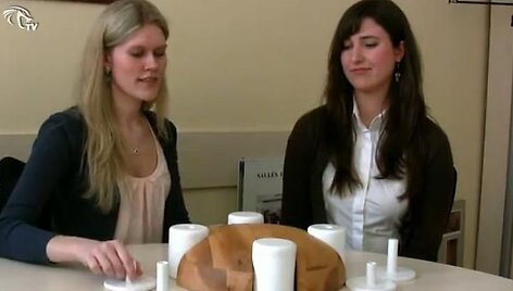 Studentės suprojektavo inovatyvius vaikų baldus &bdquo;Kivi&ldquo;.