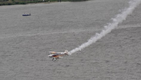 Lenkijoje per aviacijos šventę žuvo pilotas Marekas Szufa.