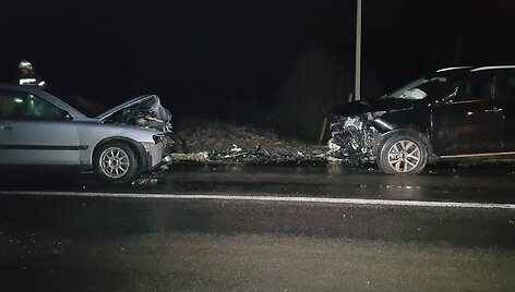 &bdquo;Volvo&ldquo; ir &bdquo;Kia&ldquo; kaktomu&scaron;a