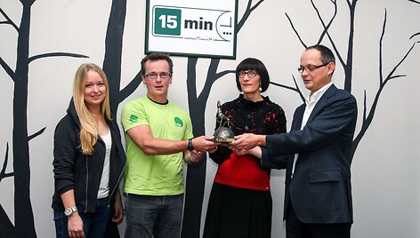 Kompanijos &bdquo;Bitė Lietuva&ldquo; svečių ambasadorė Vytautė Tavoraitė, generalinis direktorius Chrisas Robbinsas, žurnalo  &bdquo;Valstybė&ldquo; vyriausioji redaktorė Au&scaron;ra Radzevičiūtė ir direktorius Almantas Gliožeris