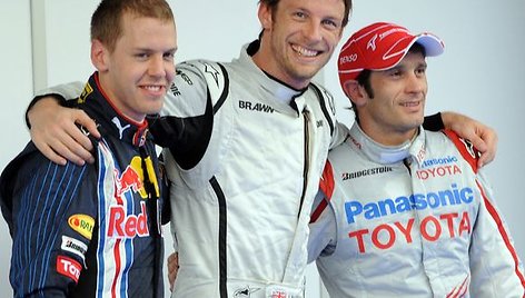 Malaizijos „Grand Prix“ lenktynes iš pirmosios pozicijos pradės sezono lyderis britas Jensonas Buttonas.