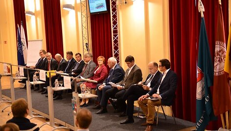 Politinių partijų debatų &bdquo;Mokslas, studijos, jaunimas&ldquo; akimirka