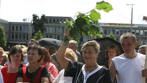 Turgaus prekeiviai sukilo