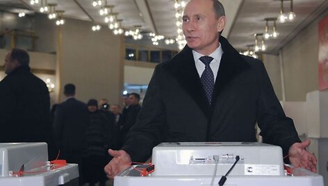 Balsavo Vladimiras Putinas.