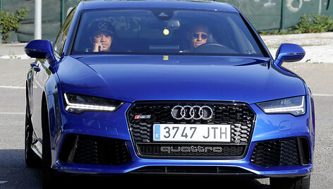 Neymaras Barselonoje važiuoja Audi RS7