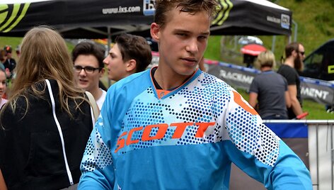 Rokas Sviderskis dviračių &bdquo;downhill&ldquo; varžybose